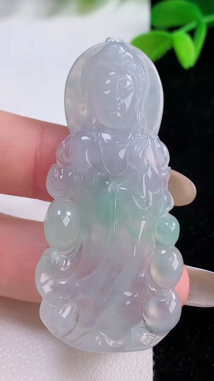 天然A货翡翠观音菩萨吊坠，尺寸58-27.2-5，重量:13.87g
11月21日