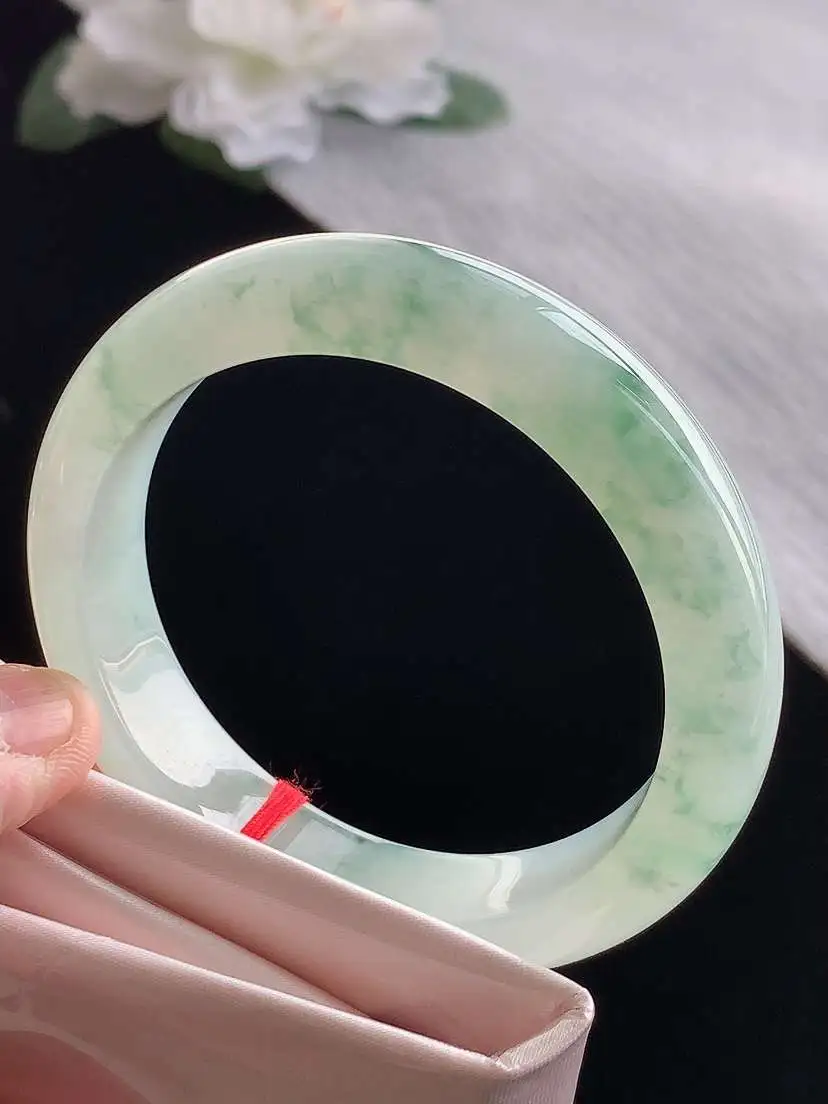 a货翡翠老坑冰种飘花正装正圈手镯53-54圈口  尺寸53.5×12.5×8mm 1120
