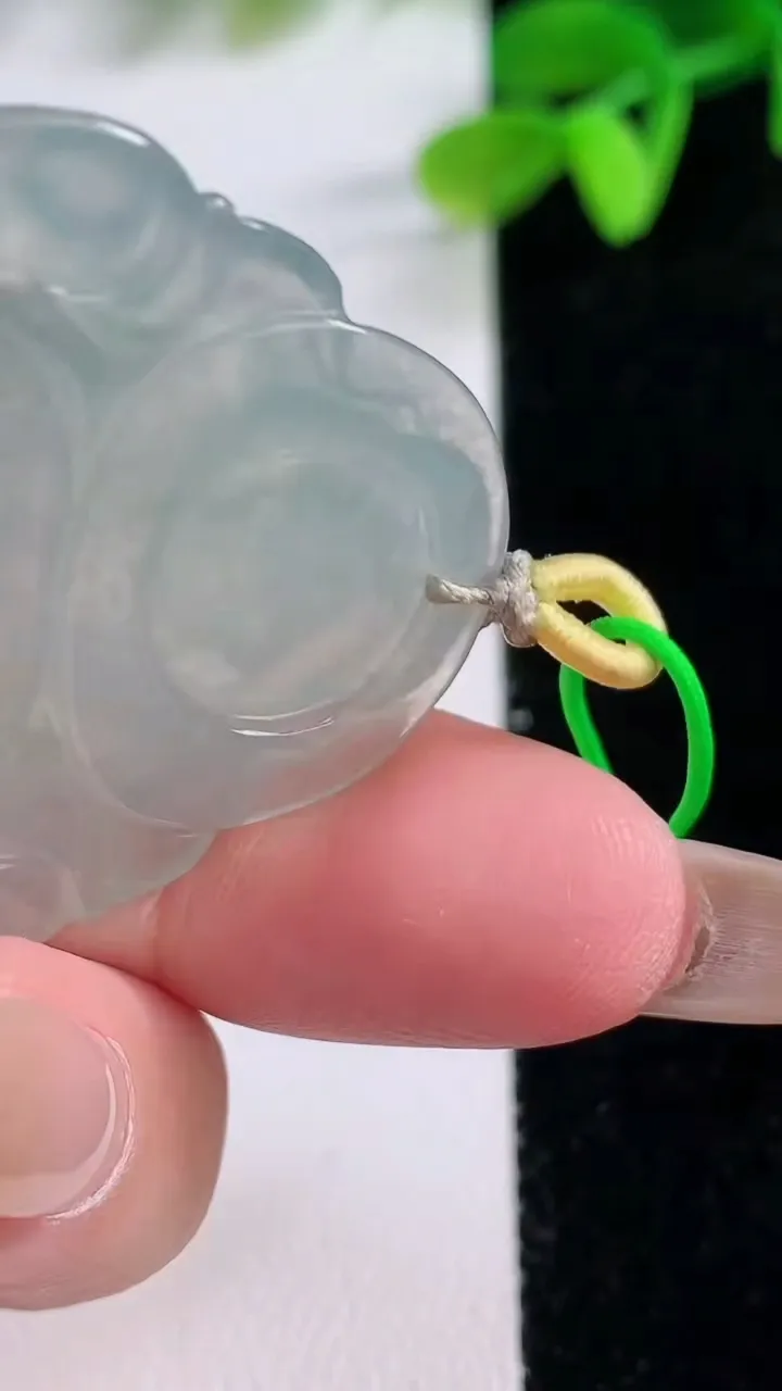 天然A货翡翠佛公吊坠，尺寸35.2-37.5-6.6，重量:13.18g
11月21日