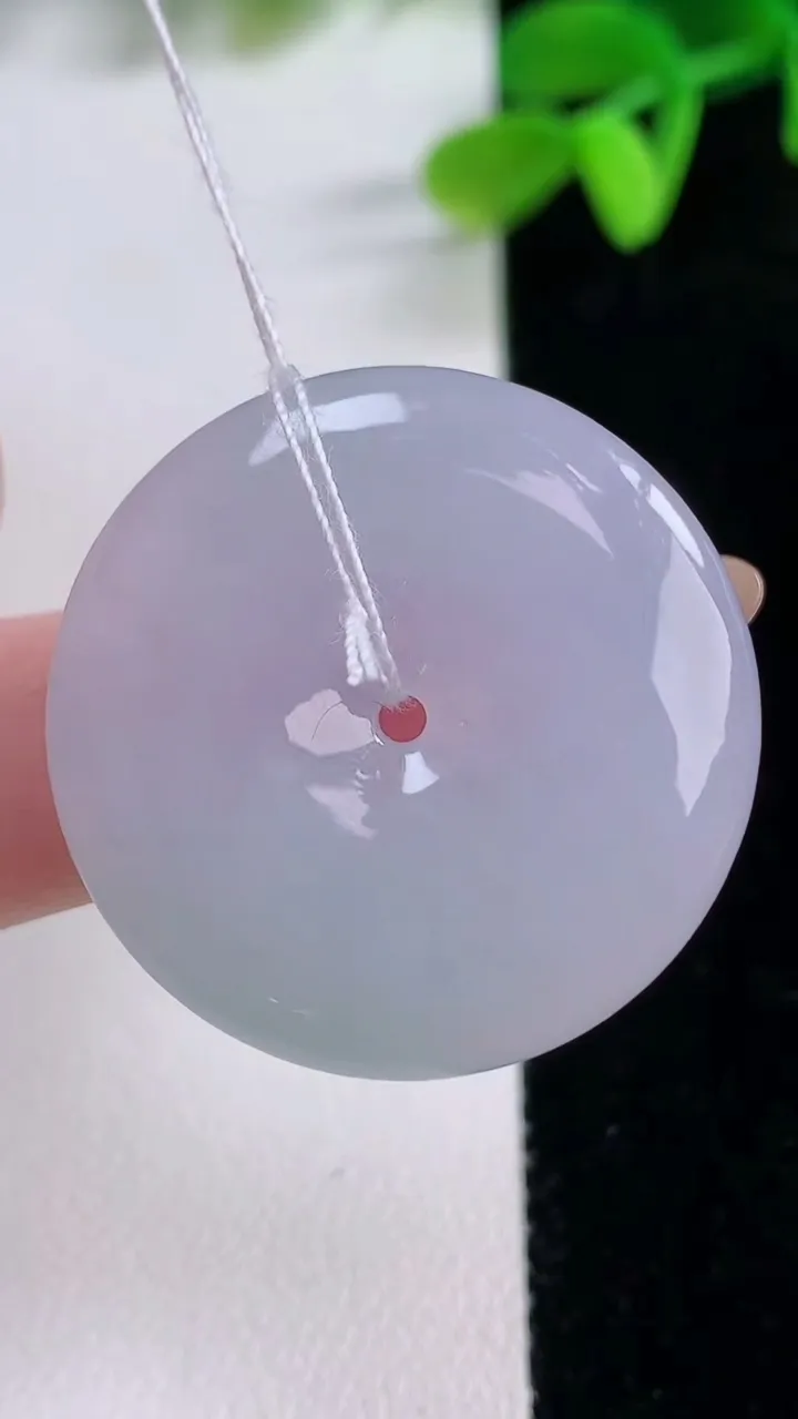 天然A货翡翠紫罗兰平安扣吊坠，尺寸30.6-6.2，重量:12.69g
11月21日