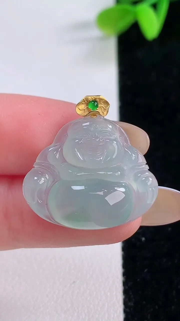 天然A货翡翠佛公吊坠，尺寸20.2-23.6-5.6，重量:4.04g
11月21日