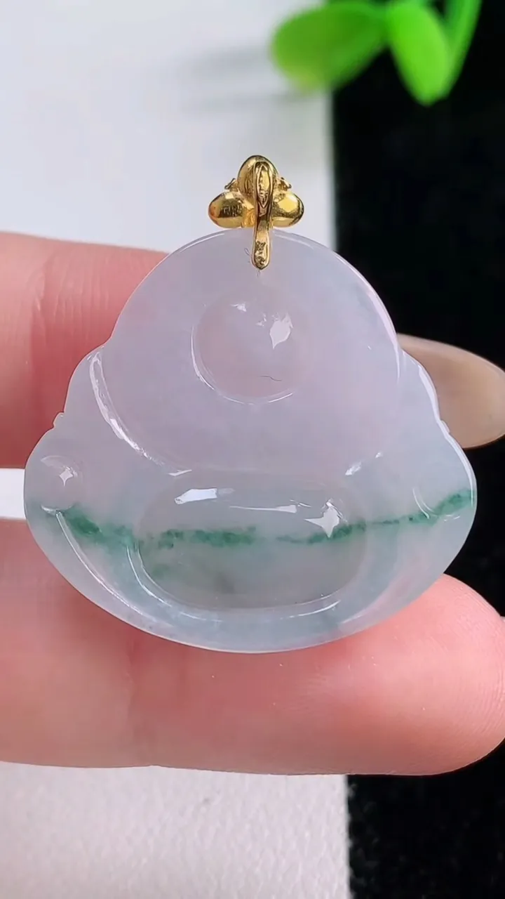 天然A货翡翠种飘花佛公吊坠，尺寸25.7-27.5-6，重量:6.23g
11月21日