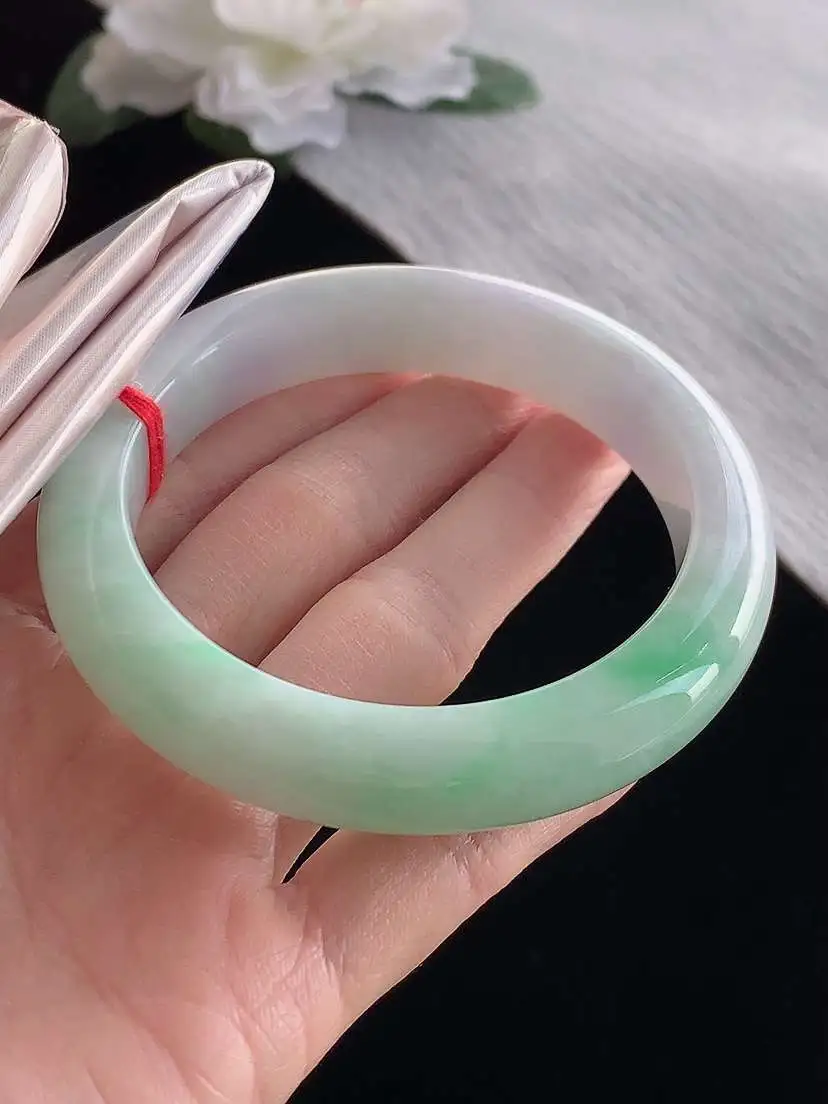 a货翡翠老坑冰种淡春彩淡紫罗兰飘绿厚装正装正圈手镯58-59圈口  尺寸58×12×9.3mm 1120