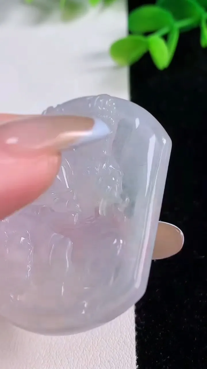 天然A货翡翠文殊菩萨吊坠，尺寸49.8-38-4.6，重量:19.16g
11月21日