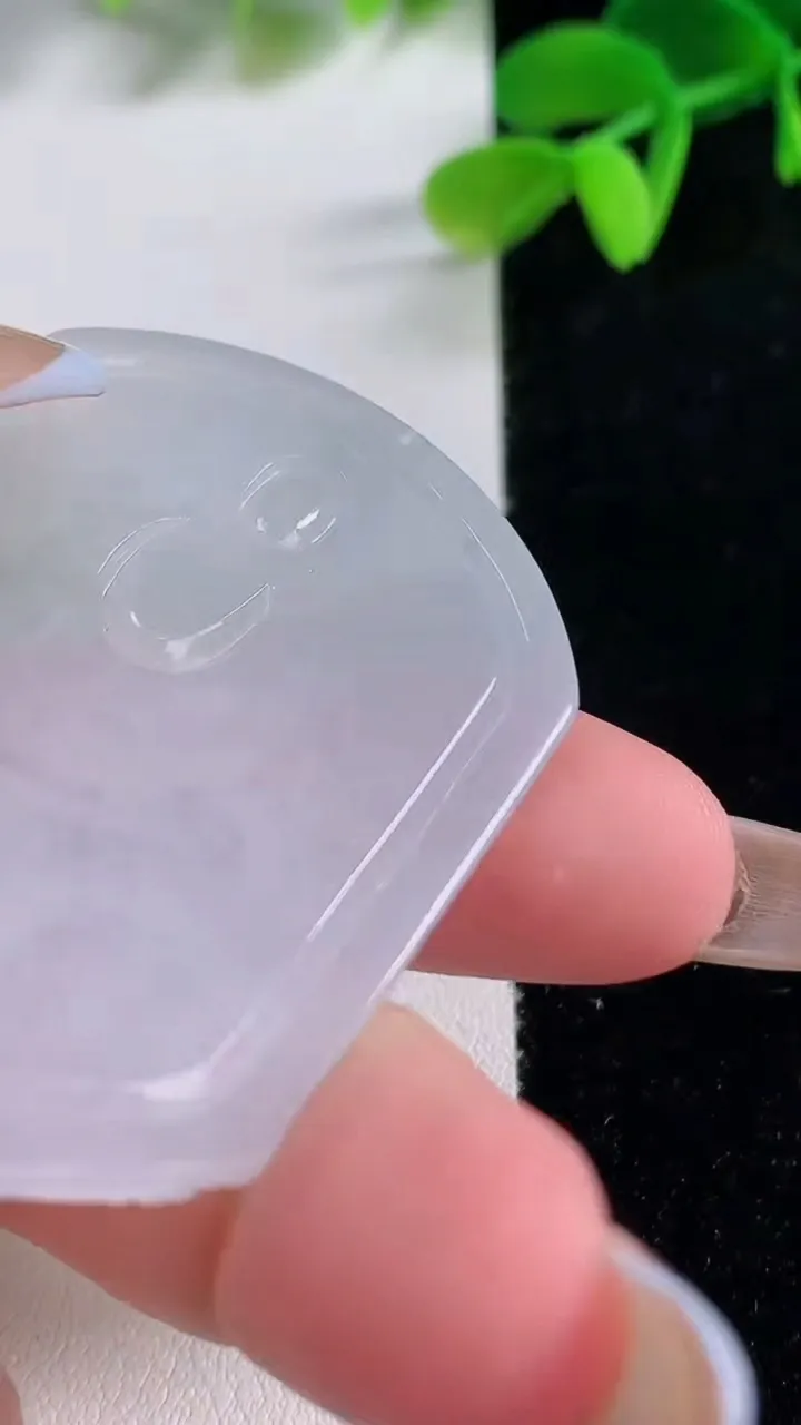 天然A货翡翠文殊菩萨吊坠，尺寸49.8-38-4.6，重量:19.16g
11月21日