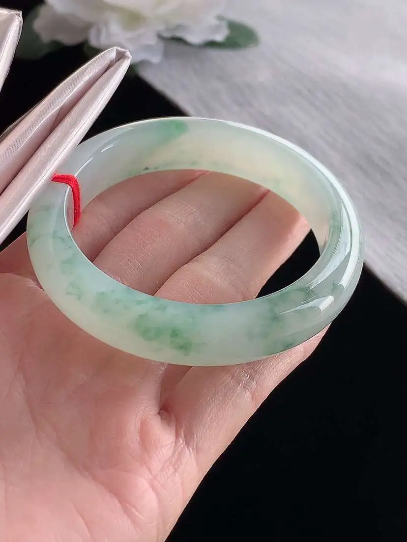 a货翡翠老坑冰种飘花正装正圈手镯53-54圈口  尺寸53.5×12.5×8mm 1120