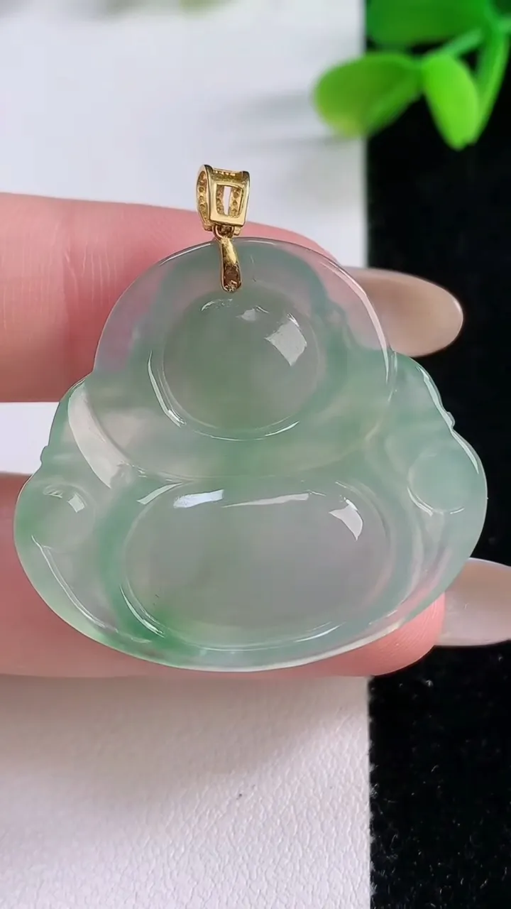 天然A货翡翠佛公吊坠，尺寸31.4-34.7-6.5，重量:10.00g
11月21日