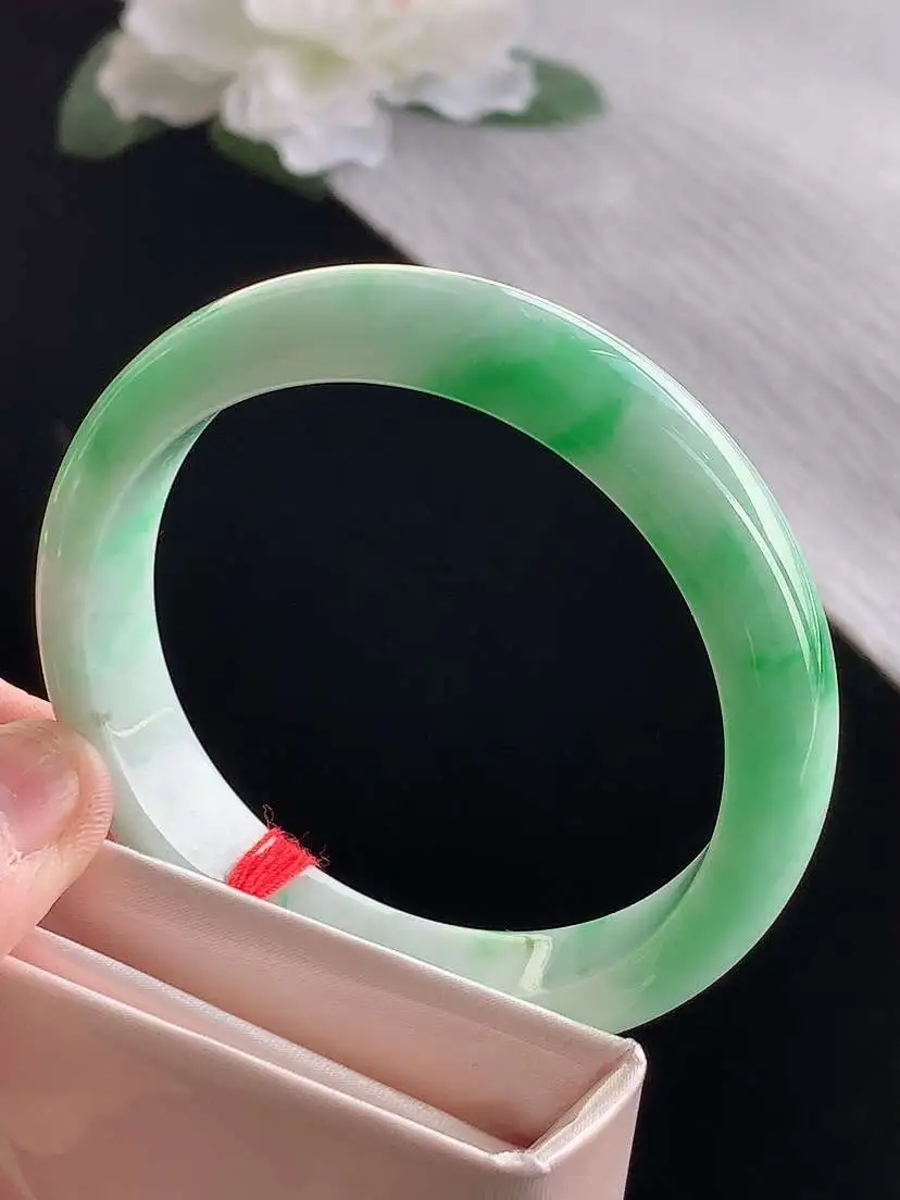a货翡翠老坑冰种飘绿正装正圈手镯54-55圈口  尺寸54.3×12.5×7.5mm 1120