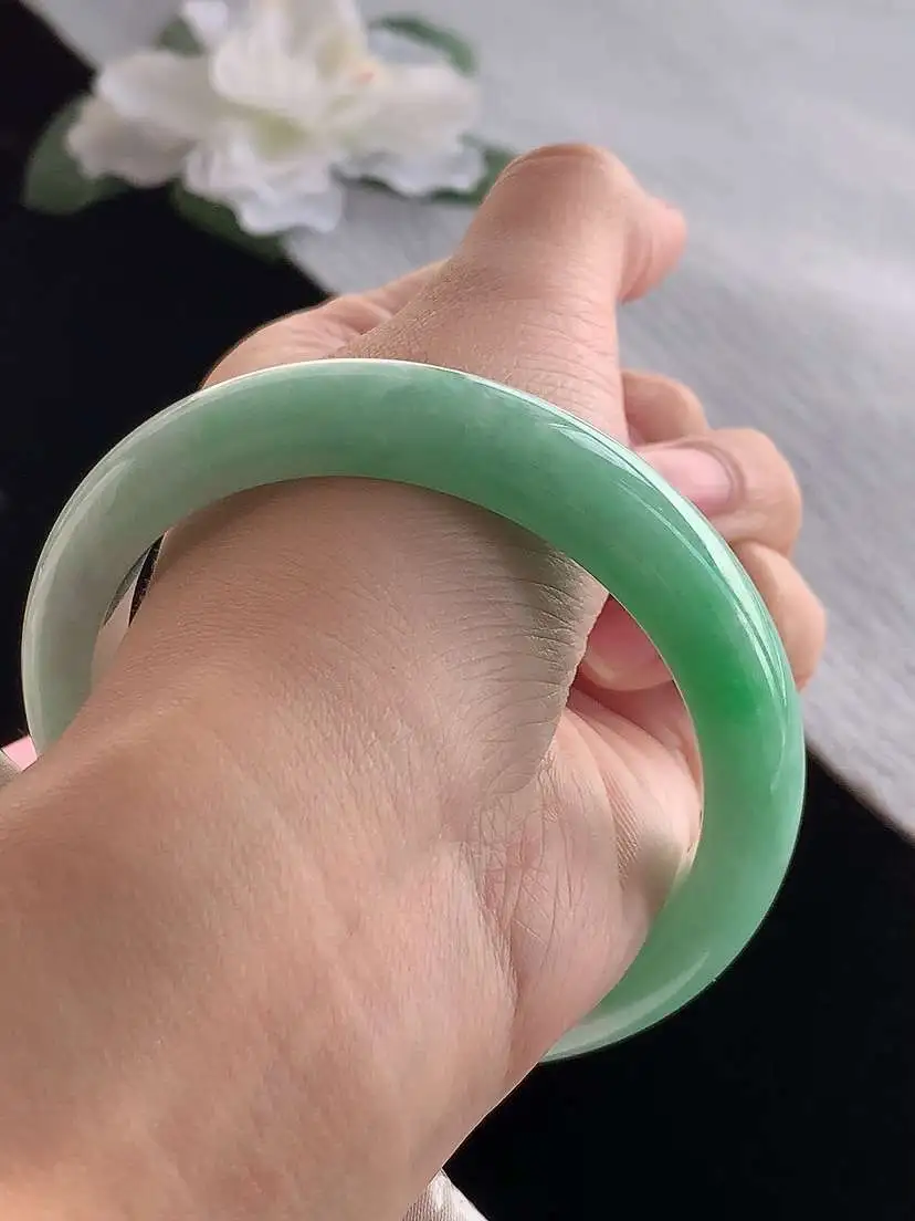 a货翡翠老坑冰种满绿正装正圈手镯59-60大圈口  尺寸59×12×8.2mm 1120