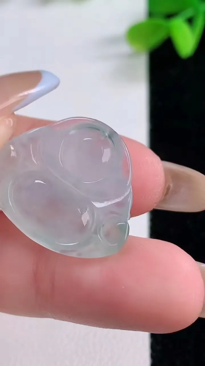 天然A货翡翠冰种飘花佛公吊坠，尺寸20.1-24-5.8，重量:4.34g
11月21日