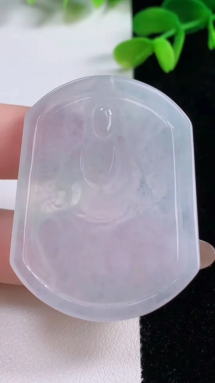 天然A货翡翠文殊菩萨吊坠，尺寸49.8-38-4.6，重量:19.16g
11月21日