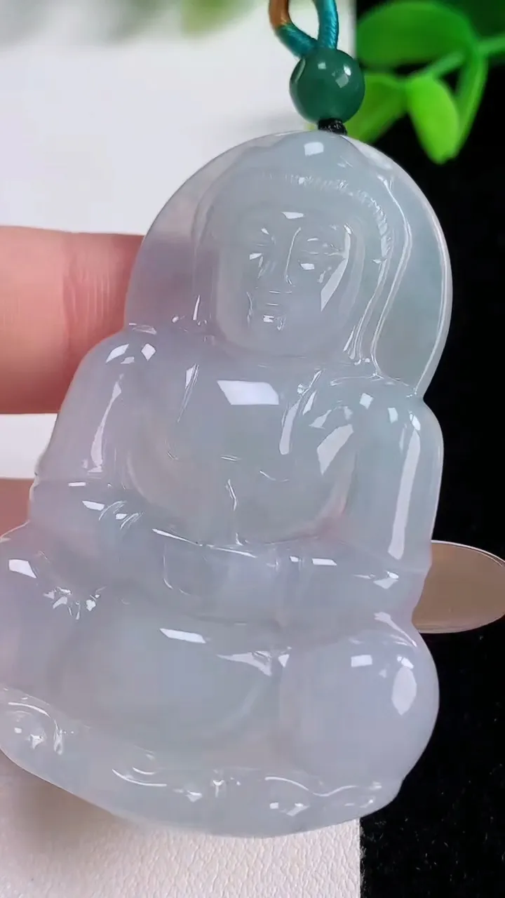 天然A货翡翠观音菩萨吊坠，尺寸55.6-38.6-5.6，重量:20.17g
11月21日