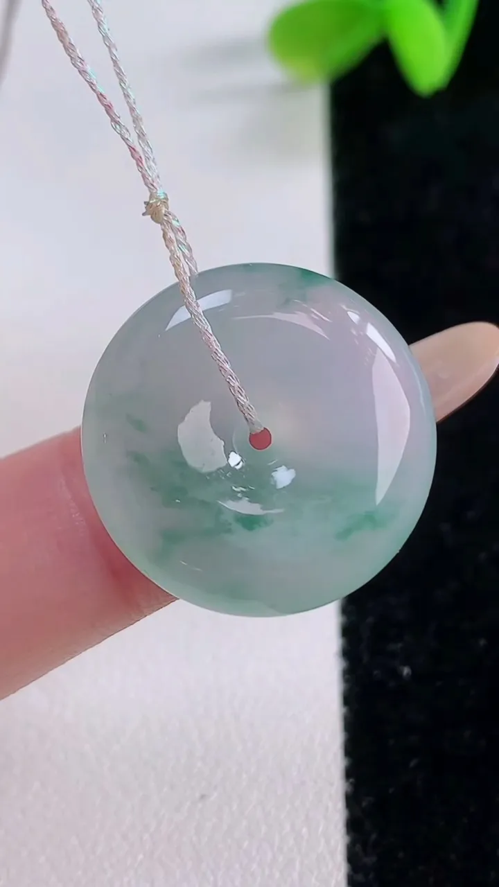 天然A货翡翠冰种飘花平安扣吊坠，尺寸21.5-6，重量:6.06g
11月21日