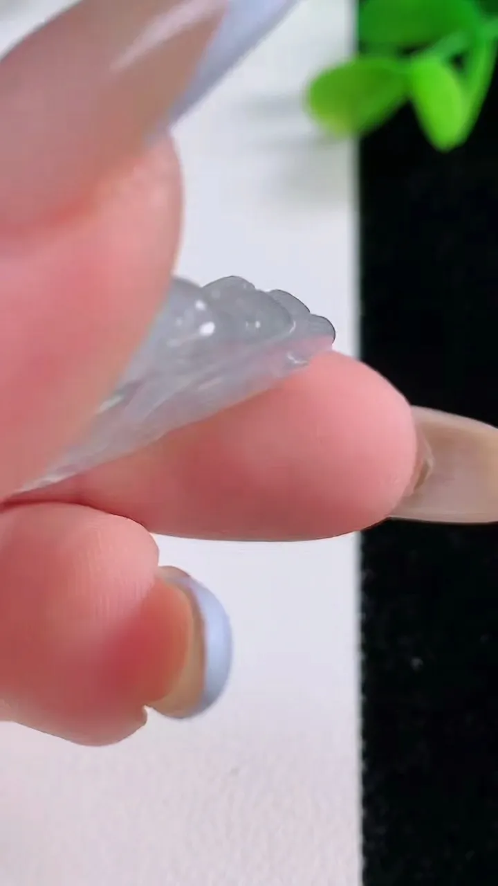 天然A货翡翠佛公吊坠，尺寸25.5-6，重量:5.58g
11月21日