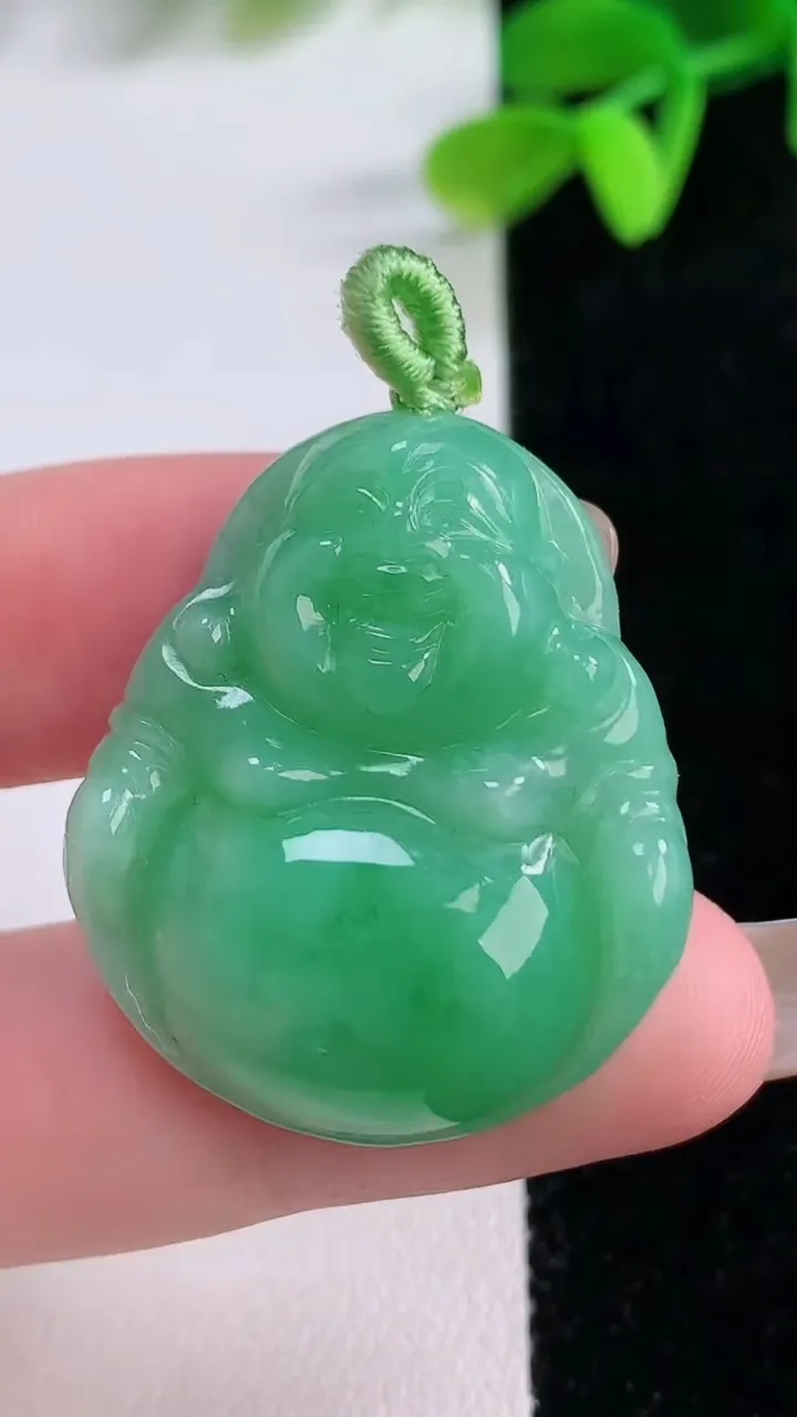 天然A货翡翠佛公吊坠，尺寸32.8-28-8，重量:12.68g
11月21日