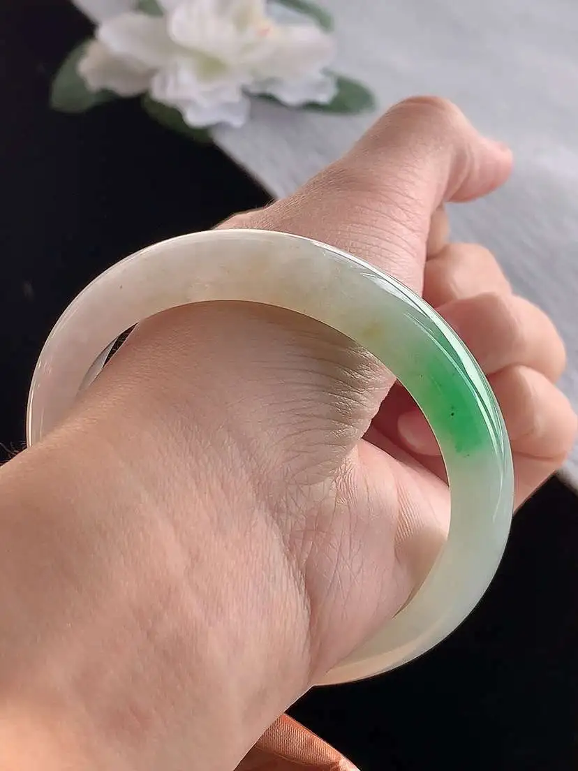 a货翡翠老坑冰种飘绿正装正圈手镯57-58圈口  尺寸57.8×12.5×8mm 1120