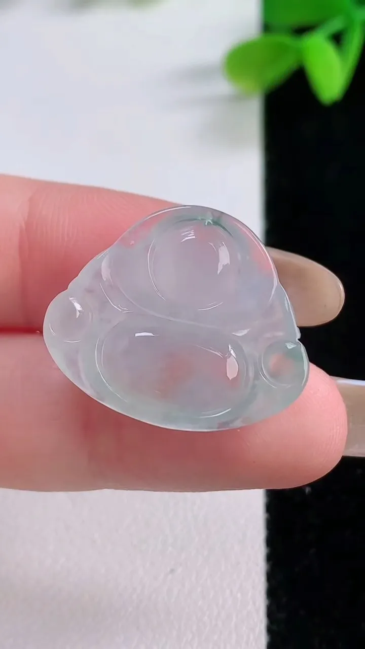 天然A货翡翠冰种飘花佛公吊坠，尺寸20.1-24-5.8，重量:4.34g
11月21日