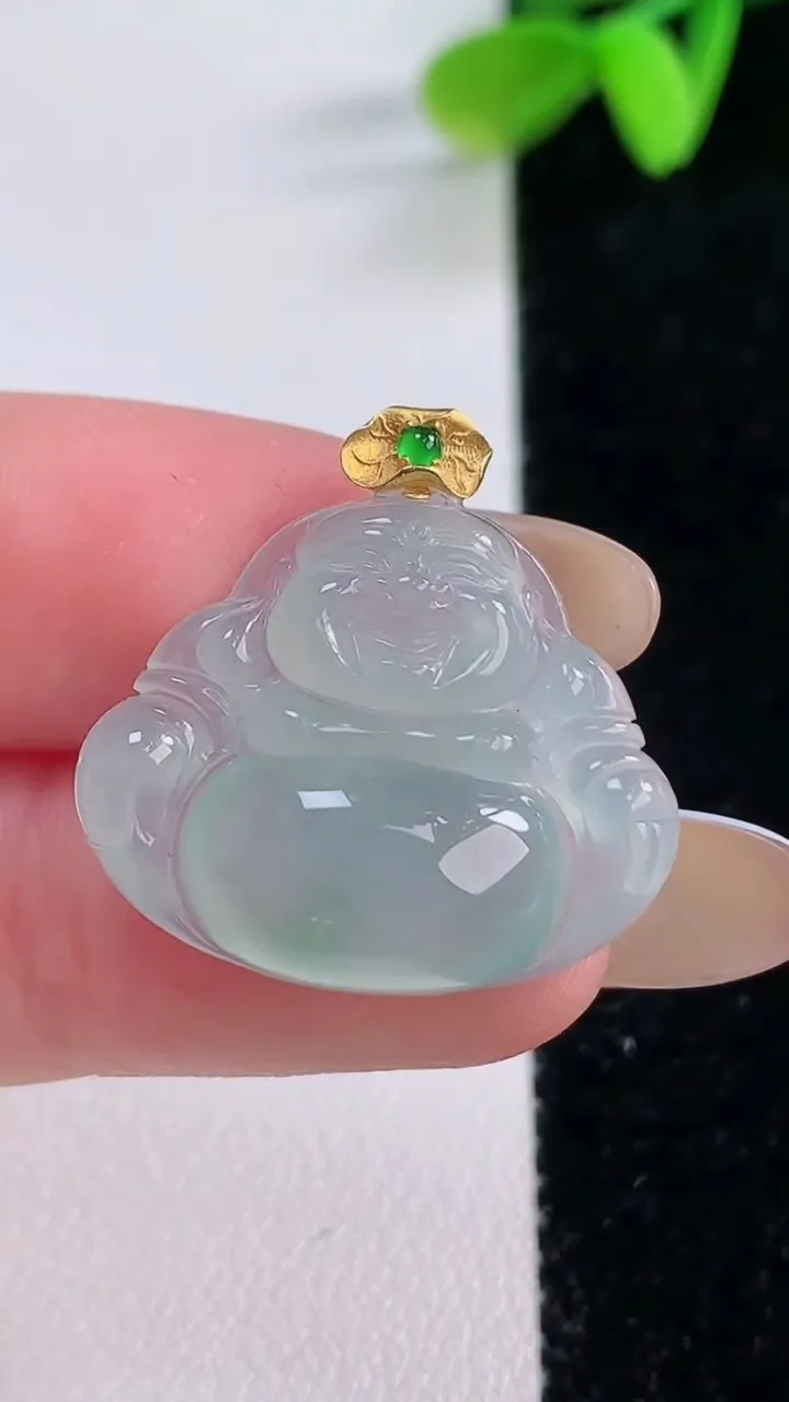 天然A货翡翠佛公吊坠，尺寸20.2-23.6-5.6，重量:4.04g
11月21日