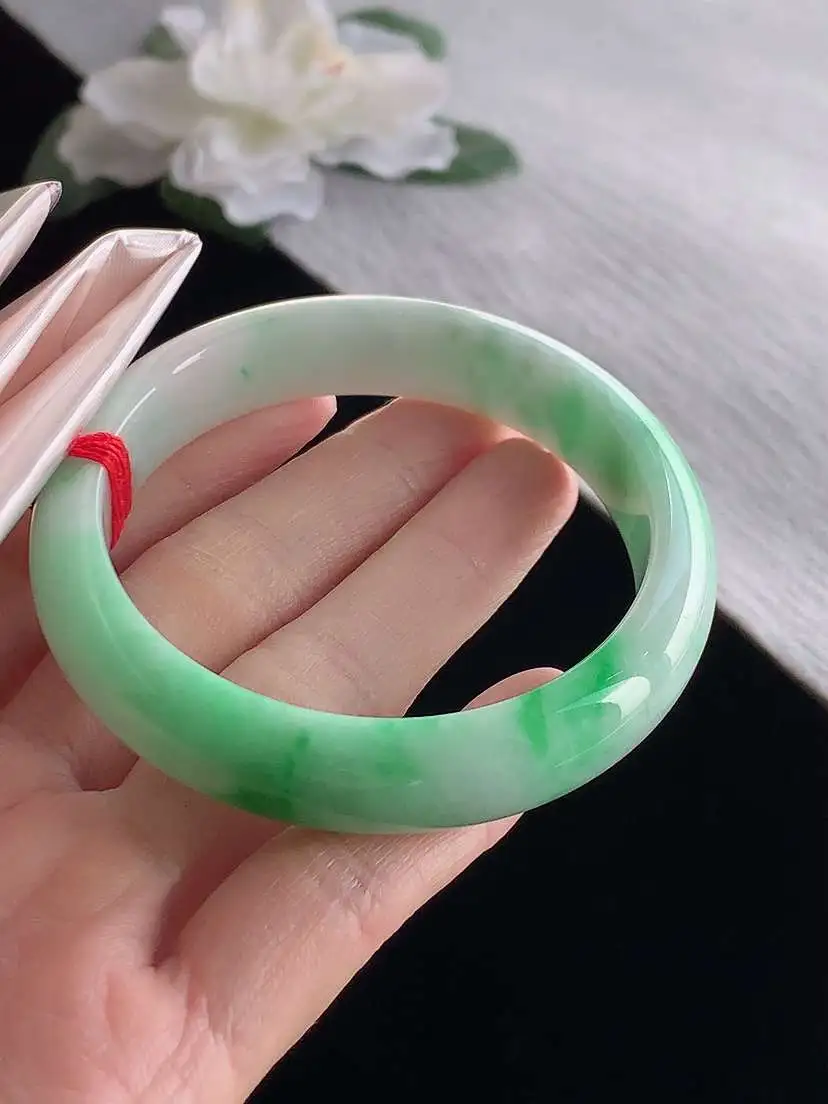 a货翡翠老坑冰种飘绿正装正圈手镯54-55圈口  尺寸54.3×12.5×7.5mm 1120