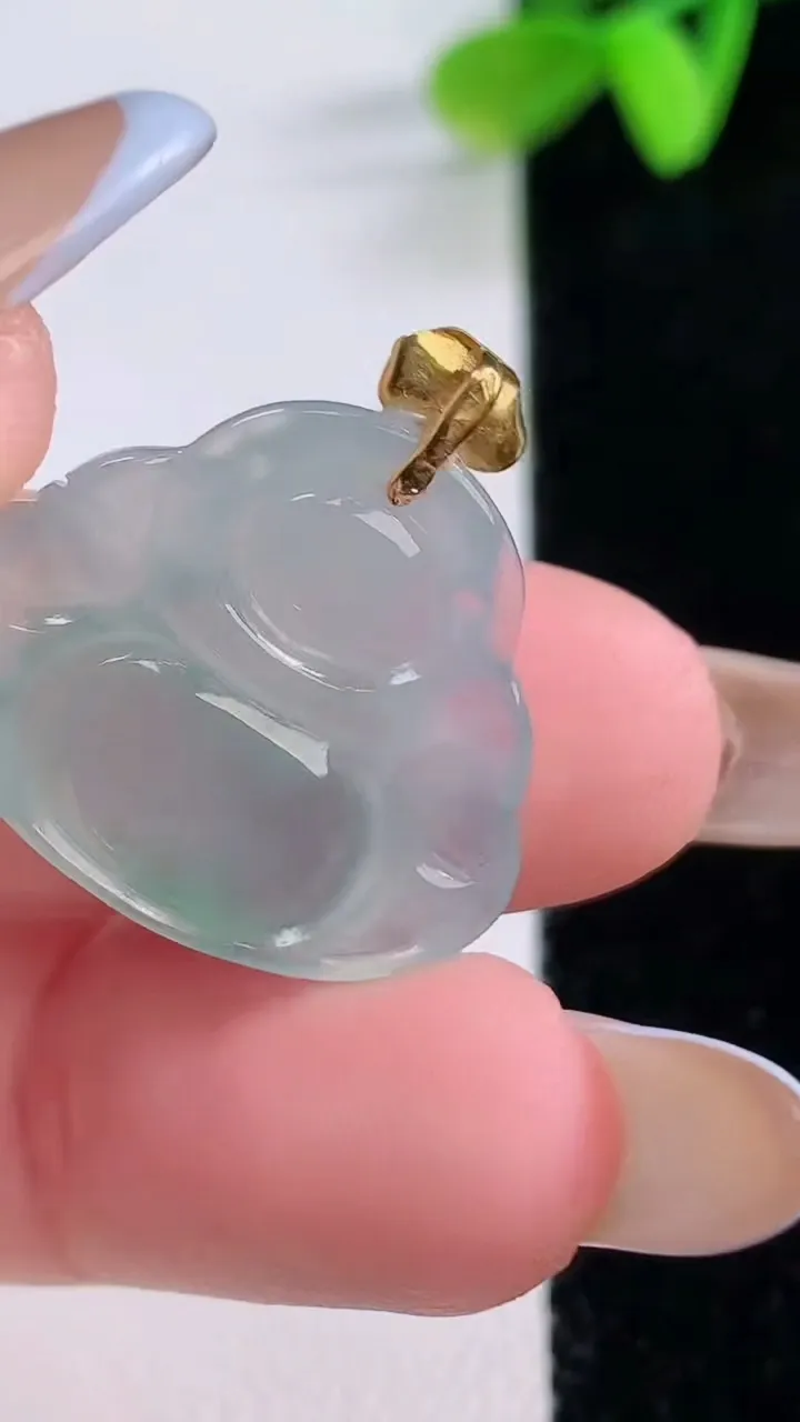 天然A货翡翠佛公吊坠，尺寸20.2-23.6-5.6，重量:4.04g
11月21日