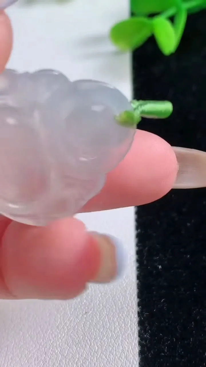 天然A货翡翠佛公吊坠，尺寸26.8-29.2-5.2，重量:6.45g
11月21日