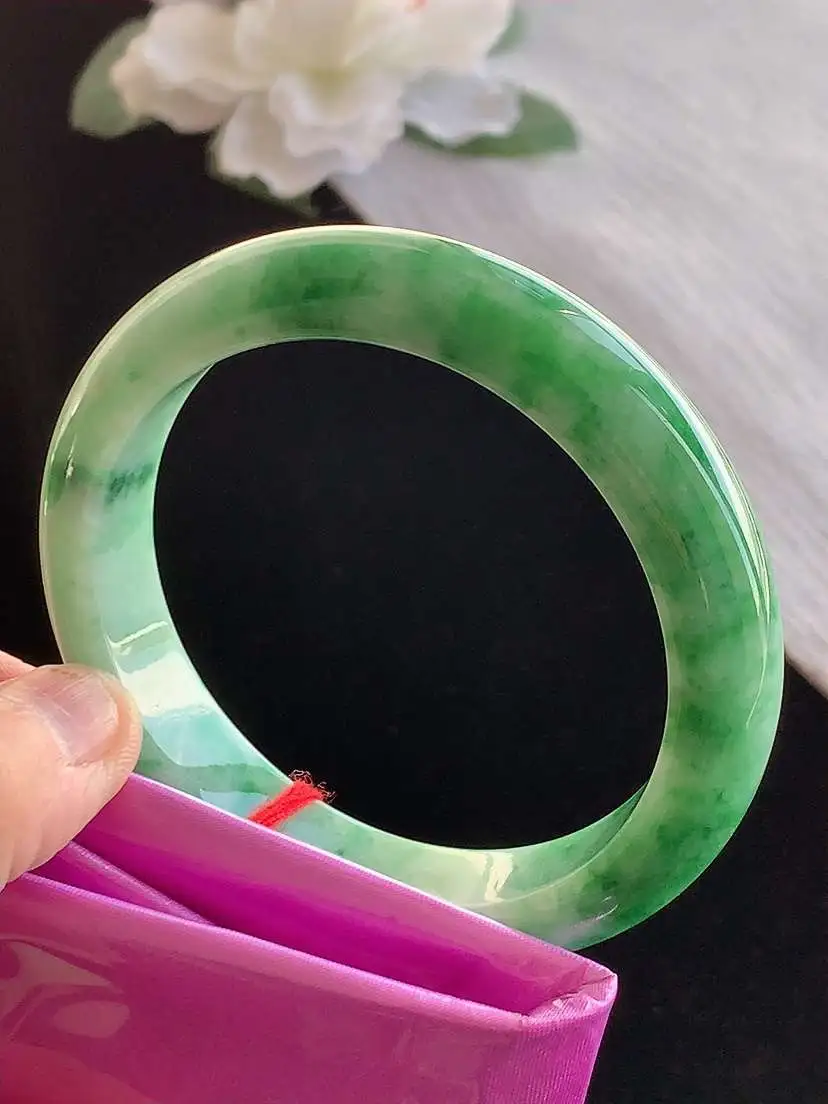 a货翡翠老坑冰种飘绿正装正圈手镯56-57圈口  尺寸56.8×12.6×8.2mm 1121