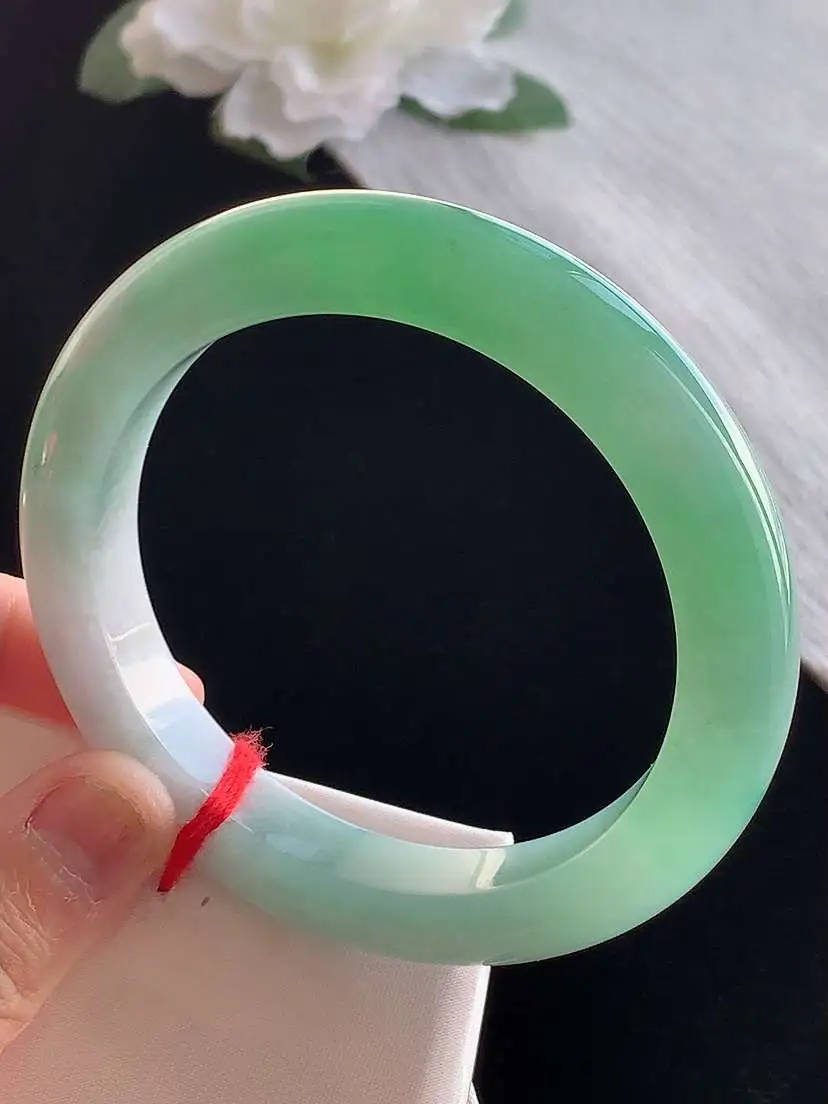 a货翡翠老坑冰种飘绿厚装正装正圈手镯60-61大圈口  尺寸60.8×11×10.8mm 1121