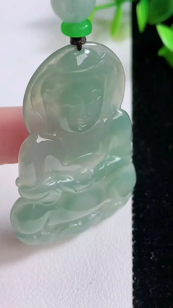 天然A货翡翠观音菩萨吊坠，尺寸55.6-35.2-5，重:15.71g
11月22日