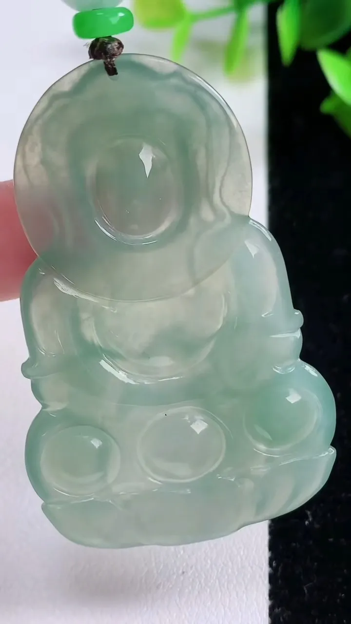 天然A货翡翠观音菩萨吊坠，尺寸55.6-35.2-5，重:15.71g
11月22日