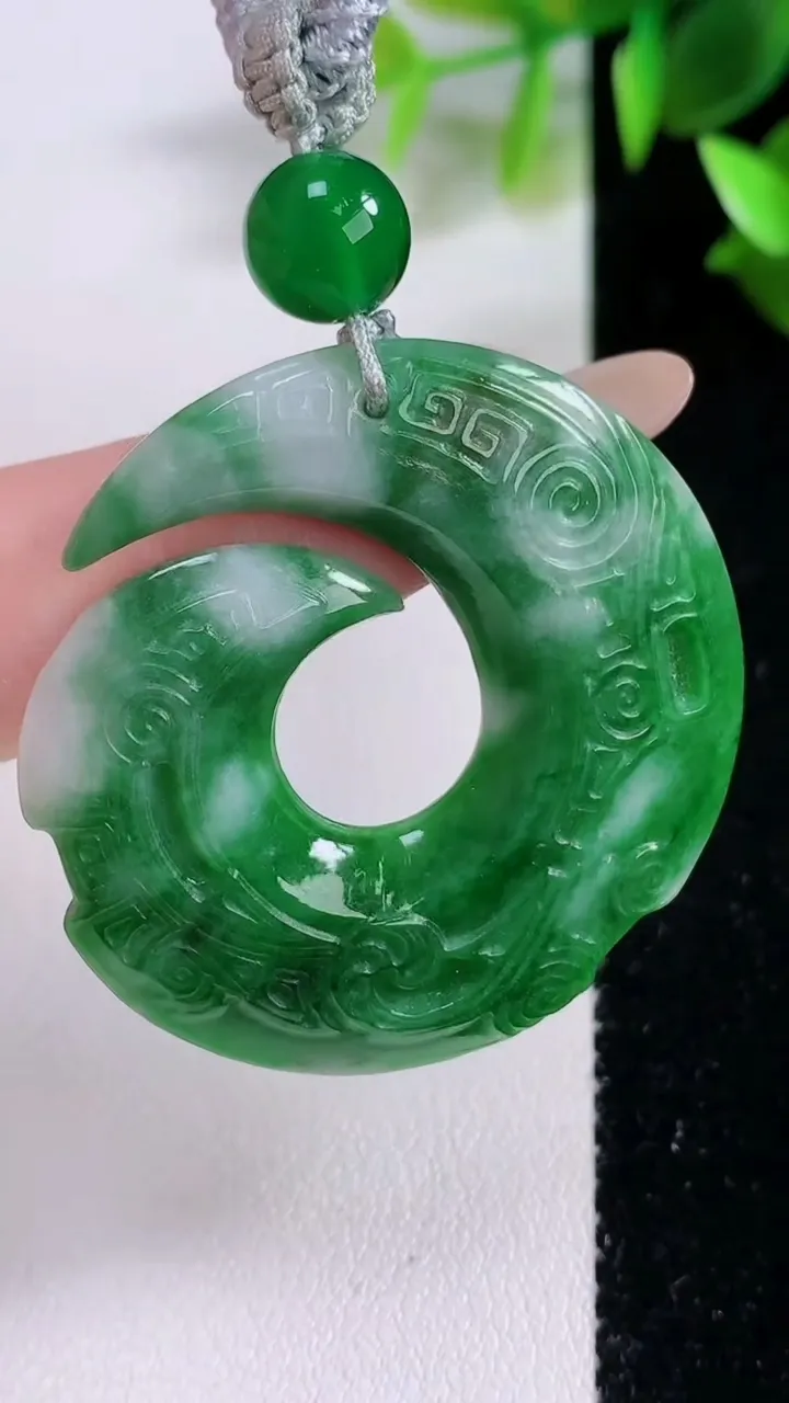 天然A货翡翠时来运转吊坠，尺寸39.6-4，重:9.94g
11月22日