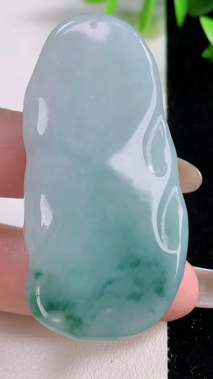 天然A货翡翠飘花文殊菩萨吊坠，尺寸56-28-8.5，重:26.30g
11月22日