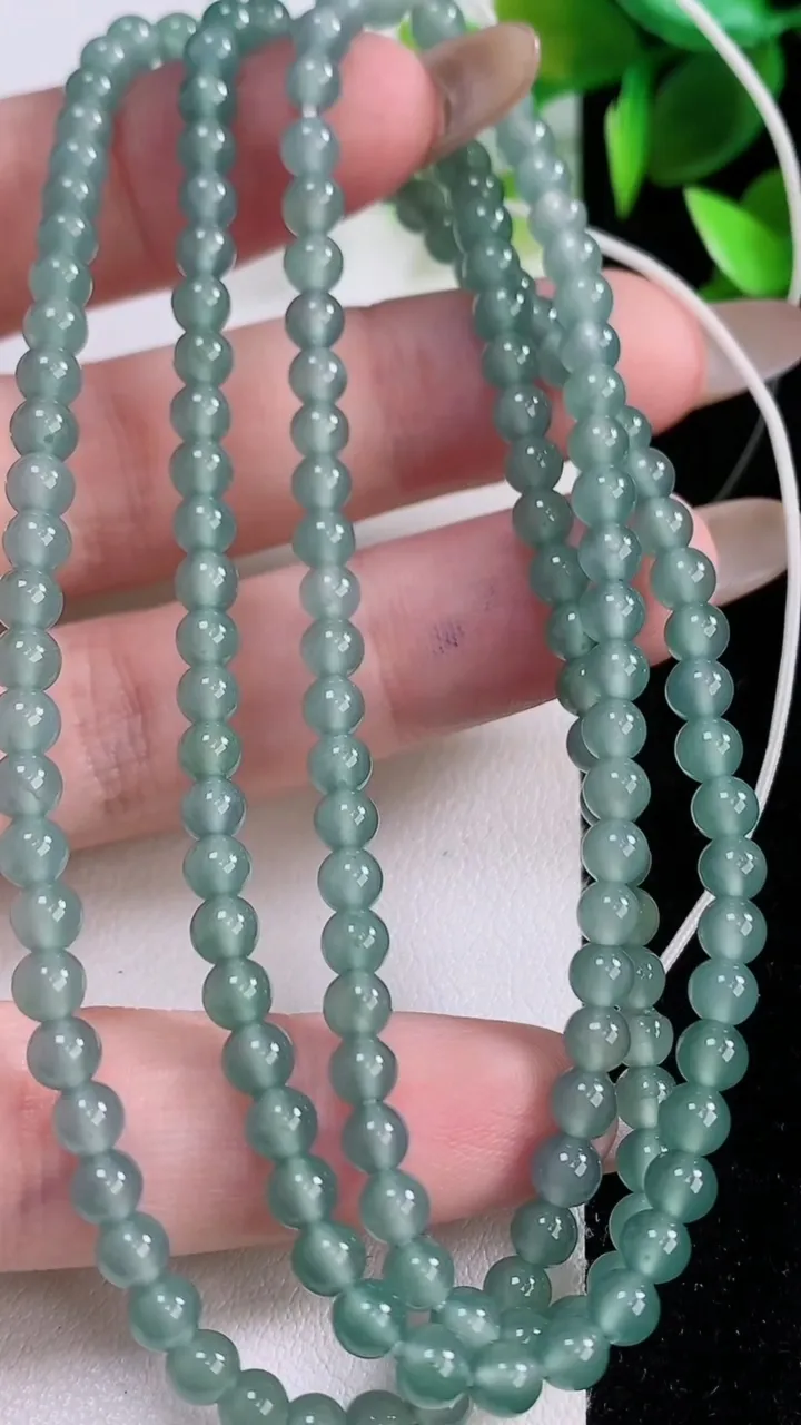 天然A货翡翠小米珠项链，尺寸4-166颗，重:18.58g11月22日
工厂直销收藏佳品,种好水足，色泽均匀，有种有色，上手高大气！