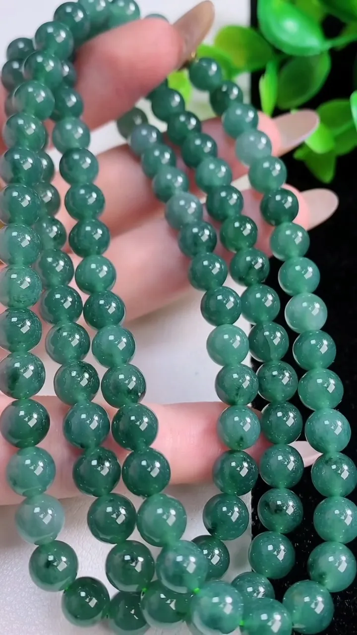 天然A货翡翠圆珠项链，尺寸7-108颗，重:60.30g
11月22日