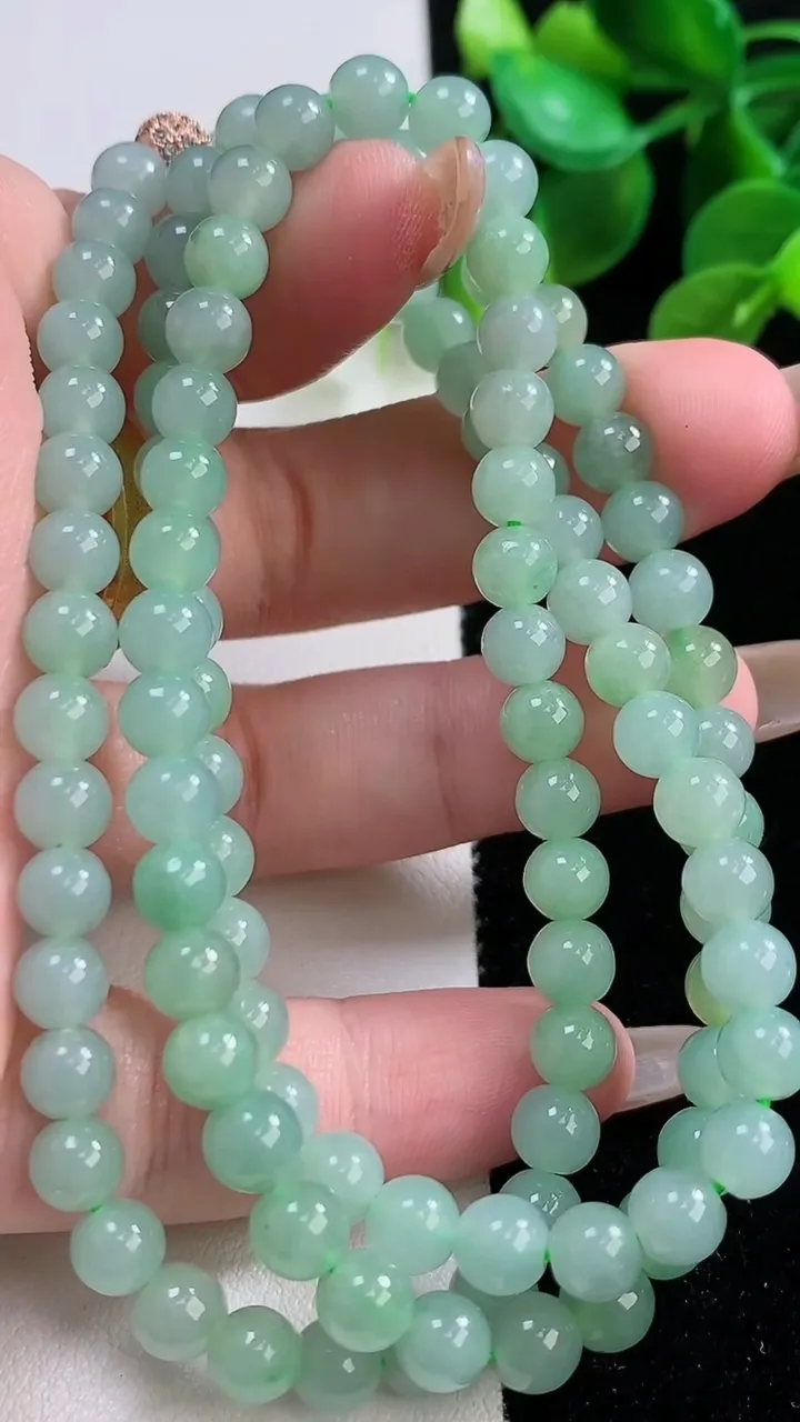 天然A货翡翠圆珠项链，尺寸6-108颗，重:37.44g
11月22日