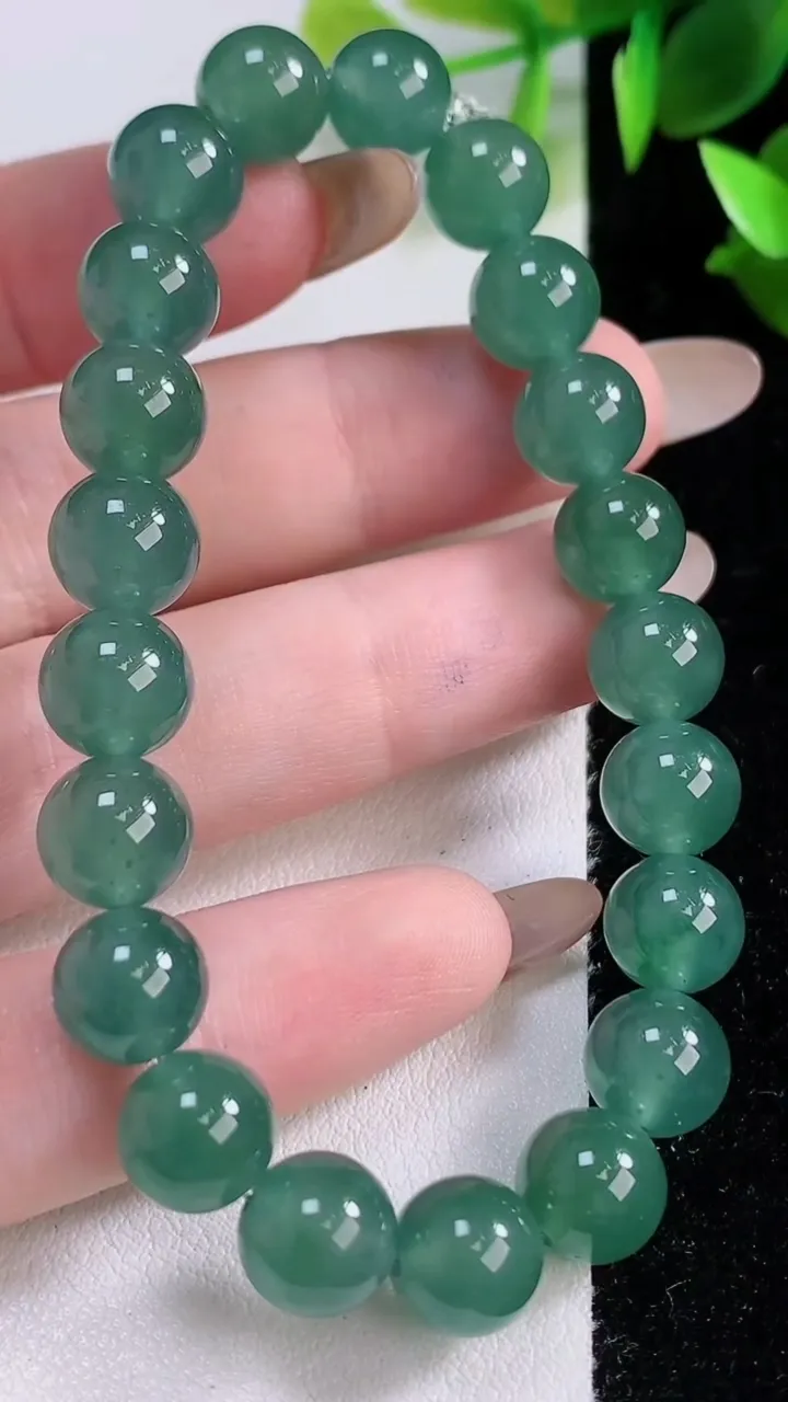 天然A货翡翠圆珠手串，尺寸8.8-21颗，重:24.38g11月22日
工厂直销收藏佳品,种好水足，色泽均匀，有种有色，上手高大气！