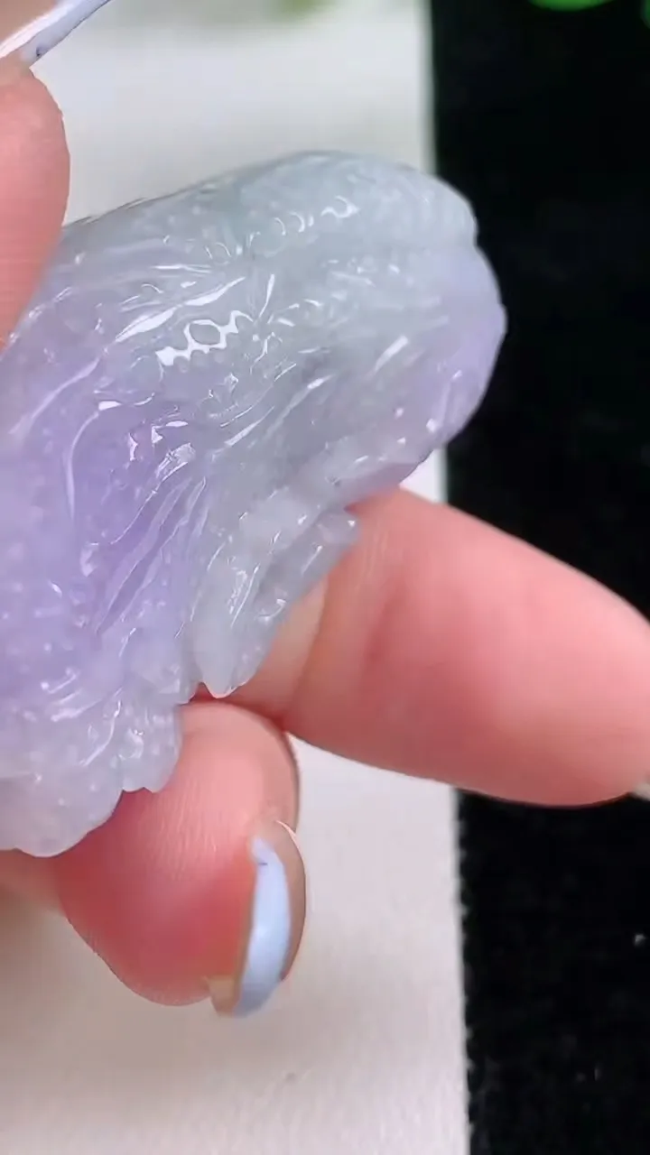 天然A货翡翠紫罗兰白菜吊坠，尺寸46.5-24.5-13.3，重:29.13g
11月22日