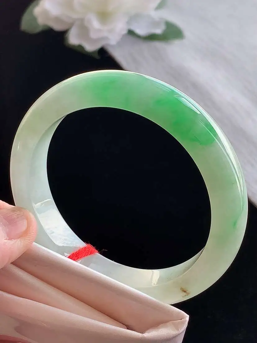 a货翡翠老坑冰种飘绿正装正圈手镯54-55圈口，尺寸54.6×11.8×8.3mm 1121