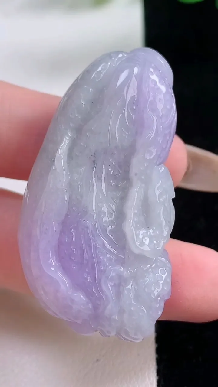 天然A货翡翠紫罗兰白菜吊坠，尺寸46.5-24.5-13.3，重:29.13g
11月22日
