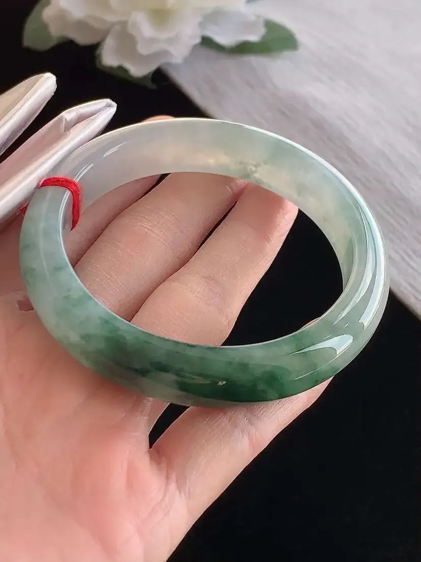 a货翡翠老坑冰种飘花正装正圈手镯56-57圈口  尺寸56.2×12.2×8mm 1121