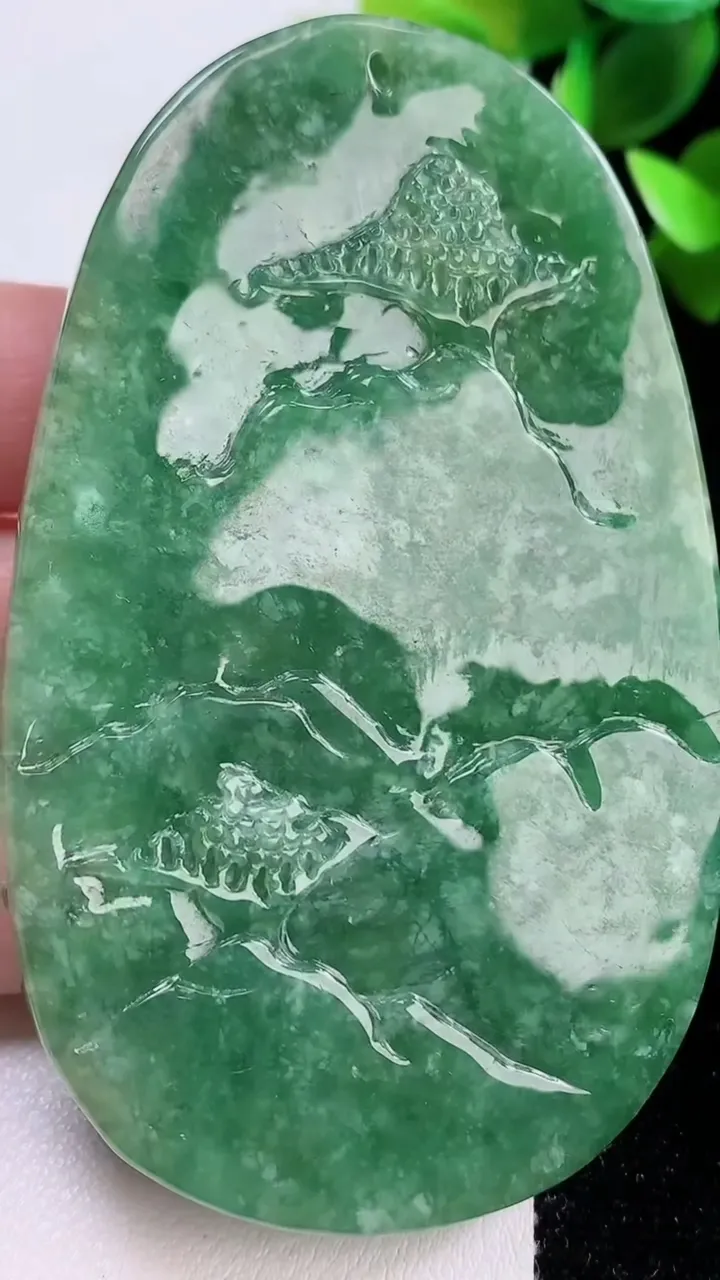 天然A货翡翠山水牌吊坠，尺寸75-46.5-12.8，重:95.58g
11月22日