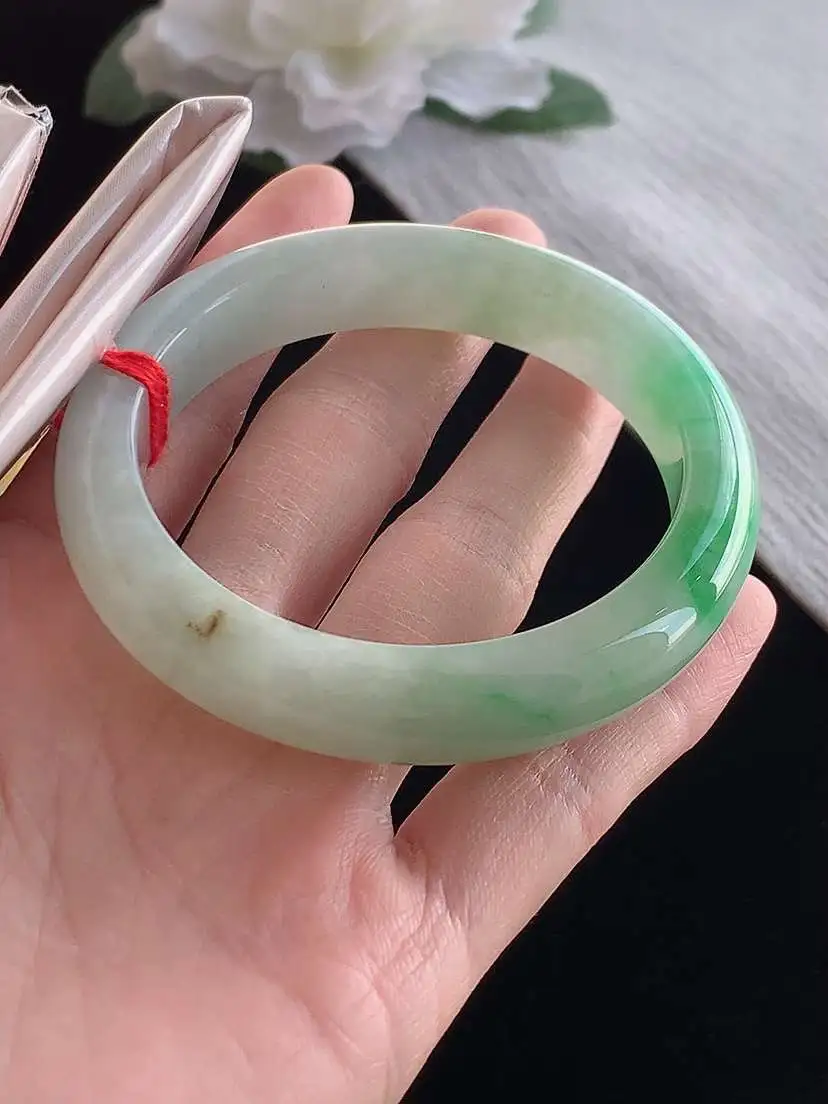 a货翡翠老坑冰种飘绿正装正圈手镯54-55圈口，尺寸54.6×11.8×8.3mm 1121