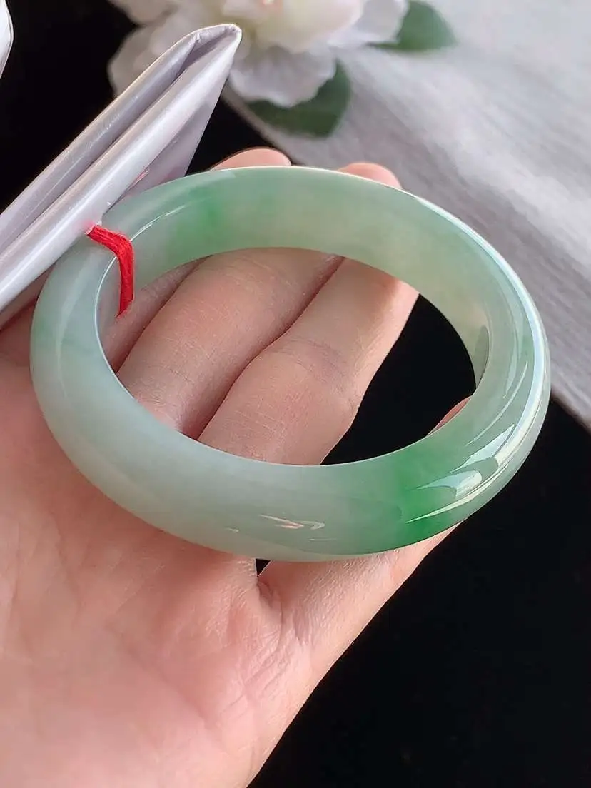 a货翡翠老坑冰种飘绿正装正圈手镯53-54圈口  尺寸53.6×12.2×9.2mm 1121