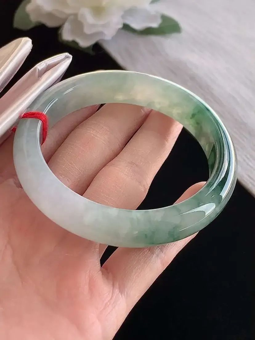 a货翡翠老坑冰种飘花正装正圈手镯56-57圈口  尺寸56.2×12.2×8mm 1121