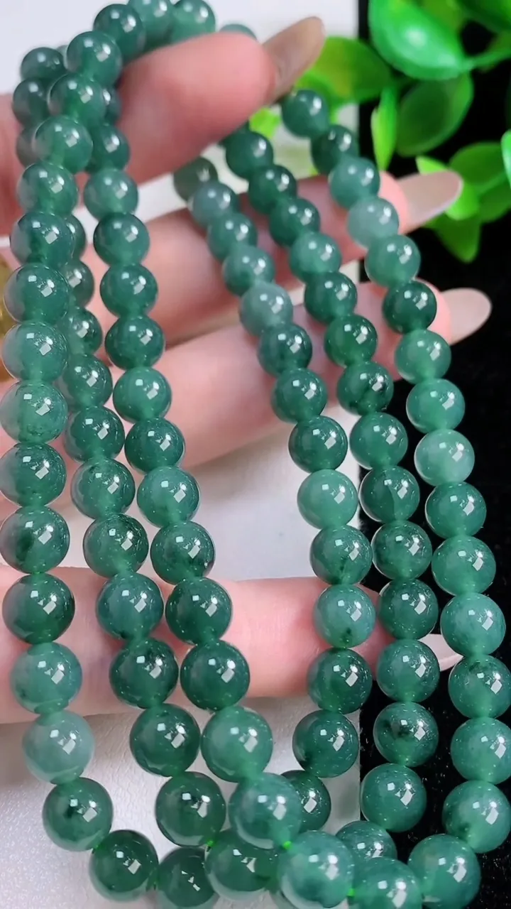 天然A货翡翠圆珠项链，尺寸7-108颗，重:60.30g
11月22日