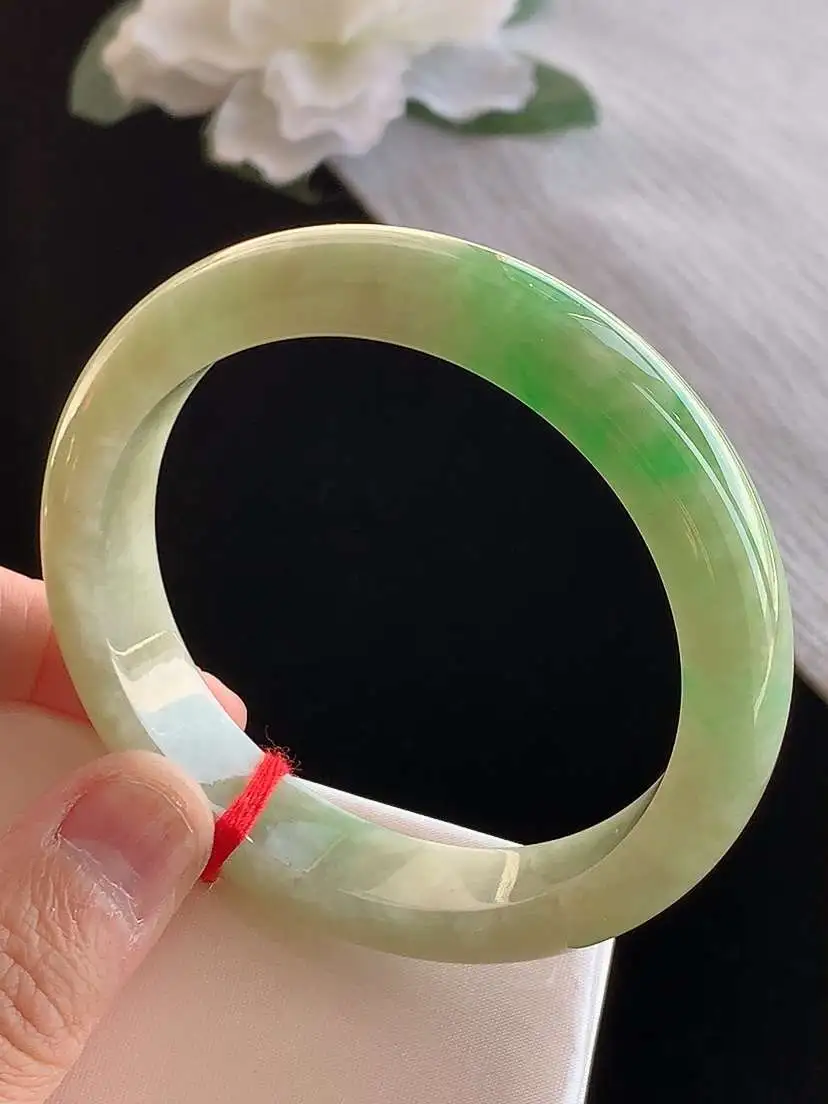 a货翡翠老坑冰种飘绿正装正圈手镯55-56圈口  尺寸55.8×12.5×8mm 1121