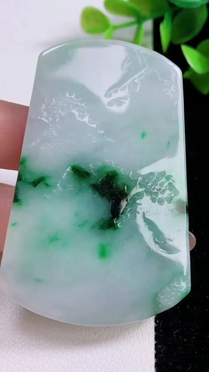 天然A货翡翠山水牌吊坠，尺寸65-43-5.6，重:29.10g
11月22日