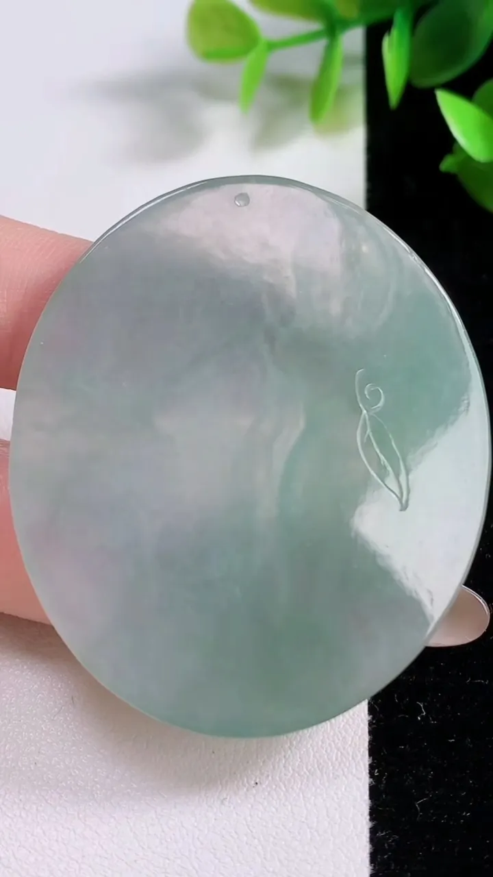 天然A货翡翠文殊菩萨吊坠，尺寸52.5-45-4.6，重:21.81g
11月22日