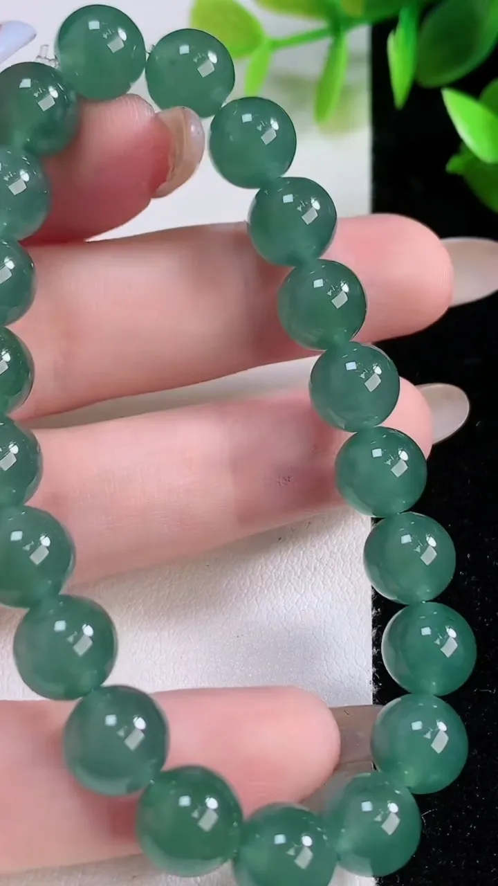 天然A货翡翠圆珠手串，尺寸8.8-21颗，重:24.38g11月22日
工厂直销收藏佳品,种好水足，