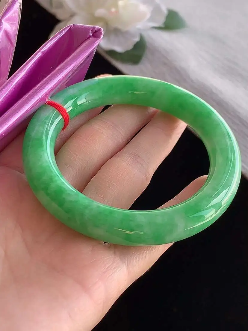 a货翡翠老坑冰种满绿圆条手镯55-56圈口  尺寸55.3×10.8mm 1121
