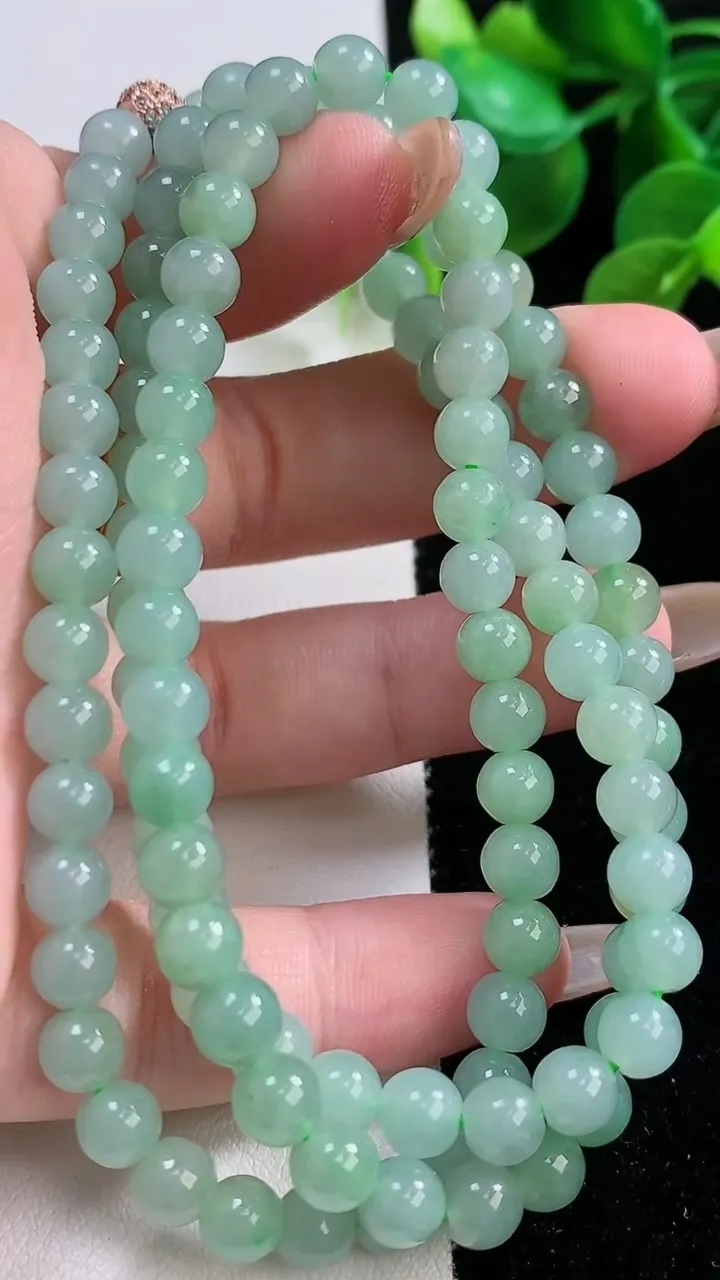 天然A货翡翠圆珠项链，尺寸6-108颗，重:37.44g
11月22日